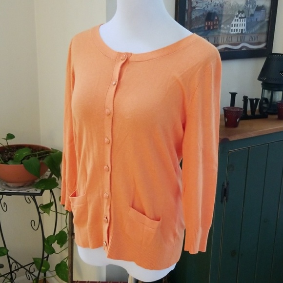 Banana Republic Sweaters - BANANA 🍌 REPUBLIC CARDIGAN